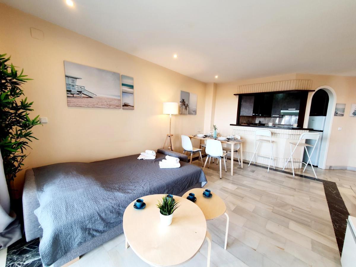 Cozy Apartment On The Beach Sitio de Calahonda エクステリア 写真