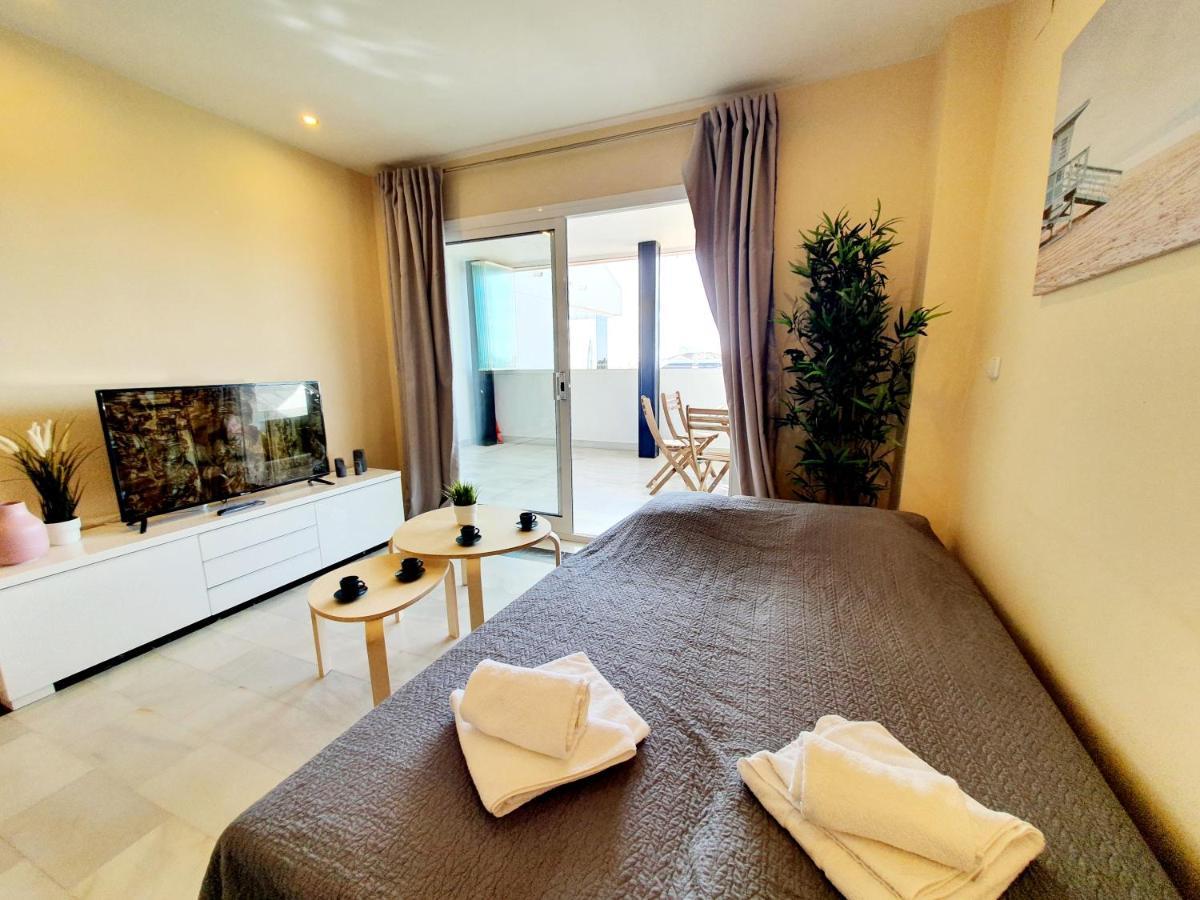 Cozy Apartment On The Beach Sitio de Calahonda エクステリア 写真