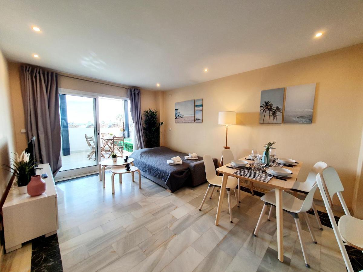 Cozy Apartment On The Beach Sitio de Calahonda エクステリア 写真