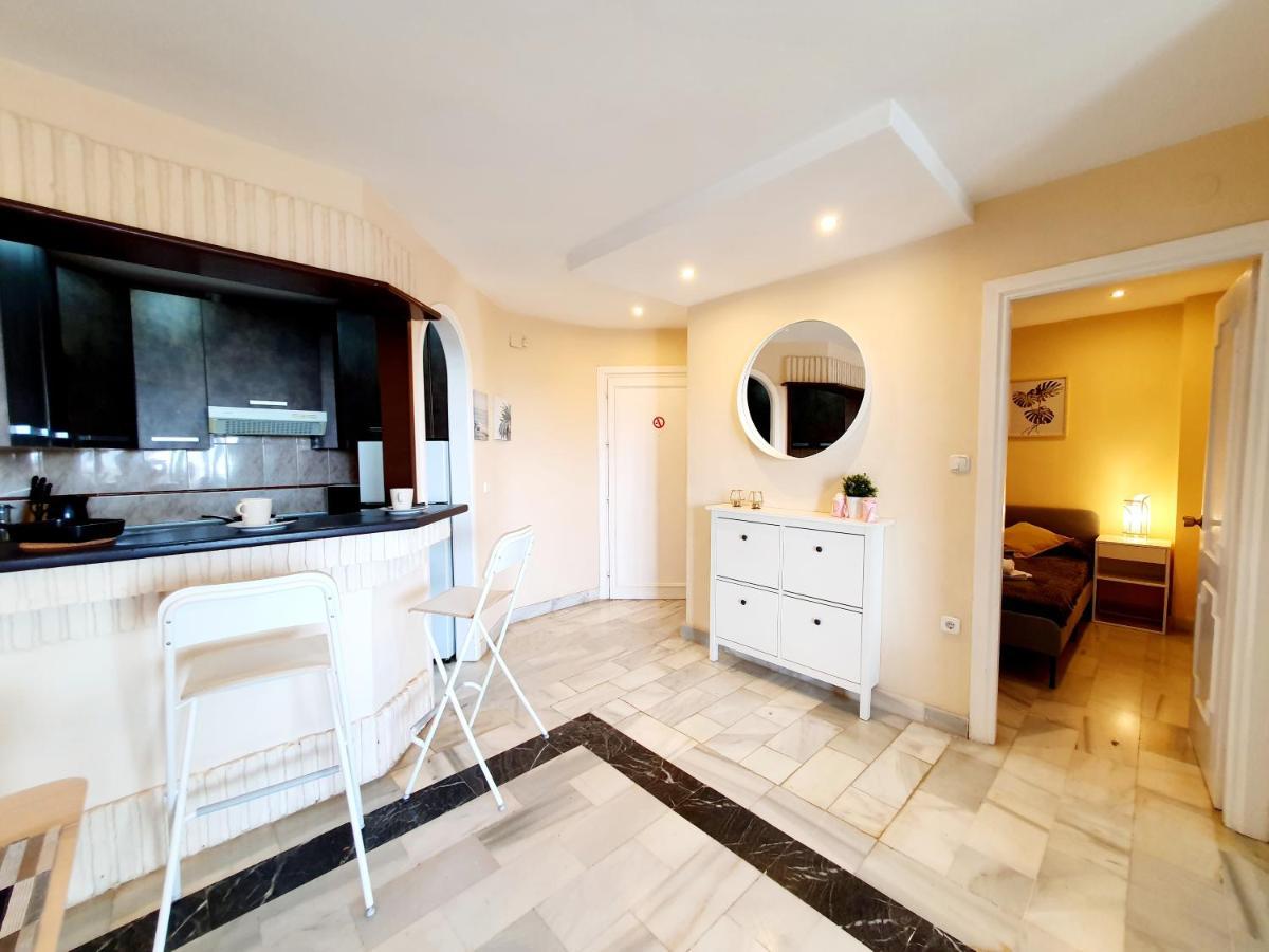 Cozy Apartment On The Beach Sitio de Calahonda エクステリア 写真